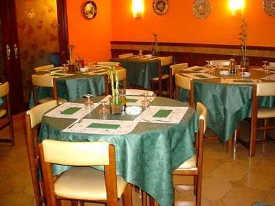 Hostal La Barretina Фігерас Екстер'єр фото